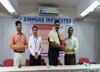 पंढरपूर येथील सिंहगड अभियांत्रिकी महाविद्यालयात ‘यशस्वी होण्यासाठी’ या विषयावर सोमनाथ गायकवाड यांचे मार्गदर्शनपर व्याख्यान संपन्न