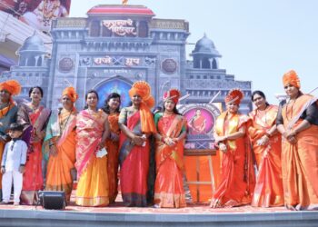 आम्ही जिजाऊंच्या लेकी ! सार्वजनिक शिवजयंती उत्सवानिमित्त मंगळवेढ्यात  तेजस्विनी कदम यांच्या संकल्पनेतून महिलांची भगवा फेटा रॅली ; हजारो महिलांच्या उपस्थितीत नारीशक्तीचा जयघोष, शहरातील रस्ते झाले भगवे