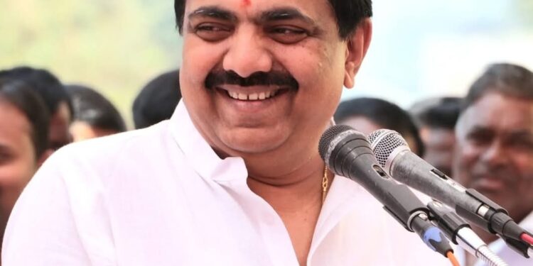 मोठी बातमी ! ज्येष्ठ नेते शरद पवारांची साथ सोडत प्रदेशाध्यक्ष आमदार जयंत पाटील राष्ट्रवादीला सोडचिठ्ठी देणार? स्वतःच माहिती देत जयंत पाटील म्हणाले…