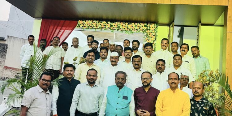 जीवन जगत असताना छोटया प्रसंगाने गर्भगळीत न होता मुलांनी जिद्दीने सामोरे जावे : गणेश शिंदे, मंगळवेढ्यात बंसल क्लासेसचे उदघाटन