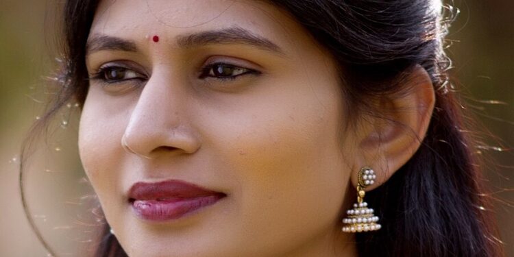 धक्कादायक ! केंद्रीय मंत्री रक्षा खडसे यांच्या मुलीसोबत टवाळखोरांची छेडछाड ; राज्यात महिला असुरक्षित, महाराष्ट्रात महिलांच्या सुरक्षेचा मुद्दा पुन्हा ऐरणीवर