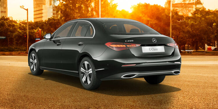 लाडक्या बहिणींना मोठा धक्का ! राज्य सरकार घेणार चारचाकी वाल्या कुटुंबातील लाडक्या बहिणींचा शोध ; आत्तापर्यंत 4 हजार 398 घरांमध्ये प्रत्यक्ष जाऊन केली तपासणी, महिला व बालकल्याण विभाग ॲक्शन मोडवर