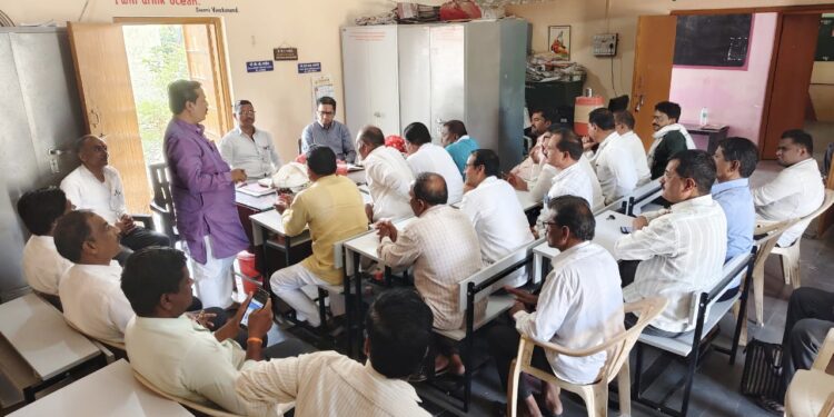 संतभूमीमध्ये शैक्षणिक गुणवत्ता वाढीसाठी काम करुया : दर्शन मेहता, प्राथमिक शिक्षक समितीच्या वतीने मंगळवेढ्याच्या नूतन गटशिक्षणाधिकाऱ्यांचा स्वागतपर सत्कार