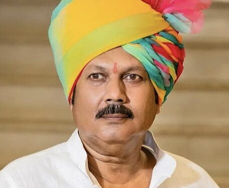 सोलापूरच्या वैभवात भर ! आज स्पेन्का मिनरल वॉटरच्या कार्पोरेट ऑफिसचा शुभारंभ व स्पेन्का अल्कलाइन आयोनायझरचे अनावरण ; खासदार छत्रपती उदयनराजे यांचेसह यतीन शहा, सचिन कल्याणशेट्टी, देवेंद्र कोठे, डॉ. सचिन ओम्बासे यांची उपस्थिती