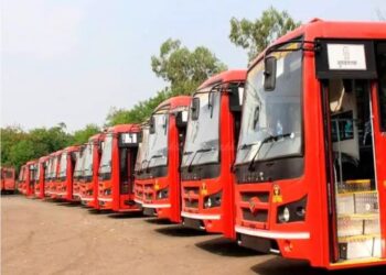 प्रवाशांच्या सेवेसाठी ! ग्रुप बुकिंग केल्यास आता आपल्या गावातून थेट पंढरपूरला एसटी बसने जाता येणार ; आषाढी वारीसाठी राज्य परिवहन महामंडळाच्या 5 हजार विशेष बसेस : परिवहनमंत्री प्रताप सरनाईक