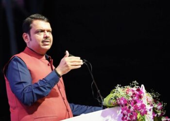 राज्य शासनाच्या स्वच्छ वारी निर्मल वारी उपक्रमांतर्गत श्री संत ज्ञानेश्वर महाराज व श्री संत तुकाराम महाराज पालखी सोहळा निर्मल दिंडीचा आज दुपारी पंढरपुरात मुख्यमंत्री देवेंद्र फडणवीस यांचेहस्ते समारोप