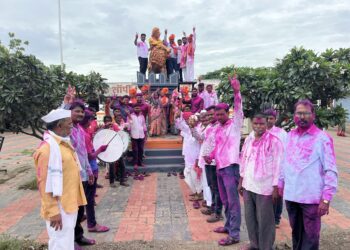 बिनविरोध निवड ! मीनाक्षी सूर्यवंशी मरवडे ग्रामपंचायतीच्या नव्या कारभारी ; ग्रामपंचायतीच्या स्थापनेपासून पहिल्यांदाच सूर्यवंशी कुटुंबातील सदस्याला मिळाला सरपंच पदाचा मान