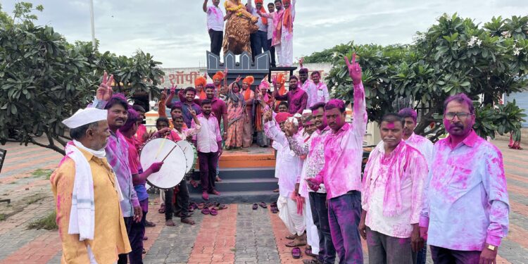 बिनविरोध निवड ! मीनाक्षी सूर्यवंशी मरवडे ग्रामपंचायतीच्या नव्या कारभारी ; ग्रामपंचायतीच्या स्थापनेपासून पहिल्यांदाच सूर्यवंशी कुटुंबातील सदस्याला मिळाला सरपंच पदाचा मान
