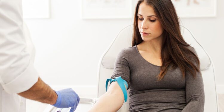 रोटरी क्लब ऑफ मंगळवेढा सिटी यांचेवतीने आज मंगळवेढा येथे महिलांसाठी आरोग्य मार्गदर्शन व मोफत हिमोग्लोबिन तपासणी शिबिराचे आयोजन ; डॉ. संगीता पाटील, डॉ. सुलोचना जानकर, डॉ. पुष्पांजली शिंदे, डॉ. स्मिता नडगेरी यांची प्रमुख उपस्थिती