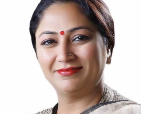 मोठी बातमी ! दिल्लीच्या मुख्यमंत्री रेखा गुप्ता यांचेवर जीवघेणा हल्ला ; शिवीगाळ करत केसांना ओढून केली मारहाण, राजकीय क्षेत्रात खळबळ तर हल्ल्याचा सर्वत्र निषेध