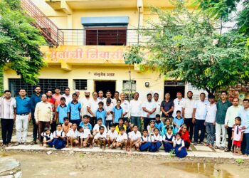 कौतुकास्पद ! मंगळवेढा येथील सप्तशृंगी नवरात्र मंडळाने मूकबधिर व मतिमंद मुलांना भरविला मिष्ठान्नाचा घास