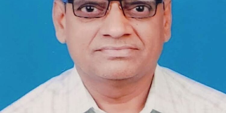 सांगोला येथील आपुलकी प्रतिष्ठानचे अध्यक्ष पत्रकार राजेंद्र यादव यांना कळंब तालुका पत्रकार संघाचा पुरस्कार जाहीर