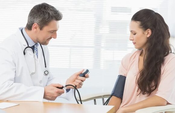 आज शिरसी येथे रोटरी क्लब ऑफ मंगळवेढा सिटी यांचेवतीने मोफत आरोग्य तपासणी शिबिर ; डॉ. जस्मिन शेख, डॉ. भाऊसाहेब जानकर, डॉ. नंदकुमार शिंदे, बाबासाहेब कसबे यांची प्रमुख उपस्थिती