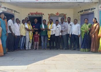 जिल्हा परिषद प्राथमिक शाळा मोरेवाडी डोंगरगाव येथील शाळा व्यवस्थापन समितीच्या अध्यक्षपदी समाधान इंगळे तर उपाध्यक्षपदी अन्सार पठाण यांची बिनविरोध निवड