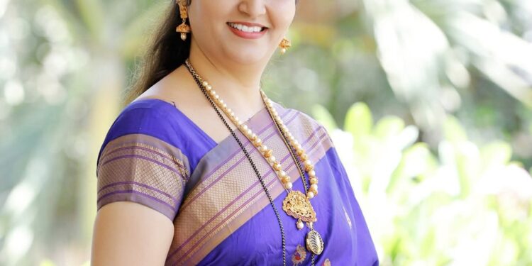 मोठी बातमी ! महिला आयोगाच्या अध्यक्षपदाचा तात्काळ राजीनामा द्या, मुख्यमंत्री देवेंद्र फडणवीस यांचे रूपाली चाकणकर यांना आदेश ; भोंदूबाबा कॅप्टन अशोक खरात प्रकरणी चाकणकर यांच्या अडचणी वाढणार?